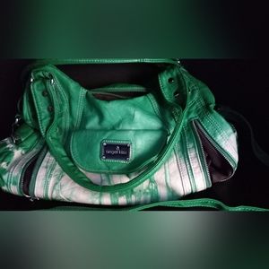 Angel Kiss Purse in good shape